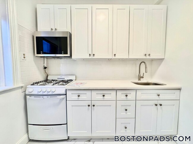 Photo - 52 Charlesgate E Unit 160