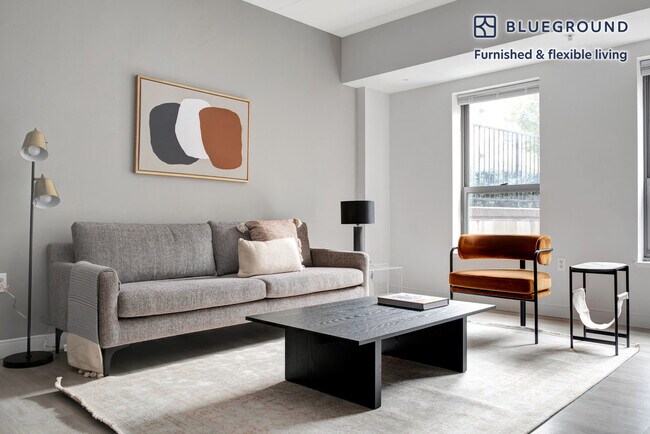 Building Photo - 45 E Newton St Rental