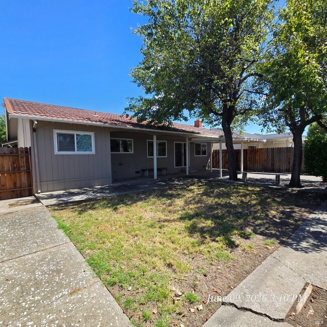 Photo - 118 Yosemite Cir