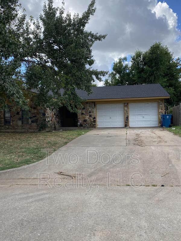 Photo - 605 Lloyd Ave