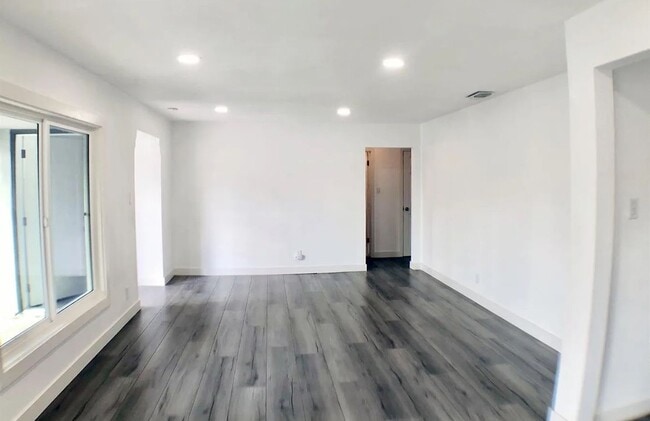 Photo - 771 Dixieanne Ave