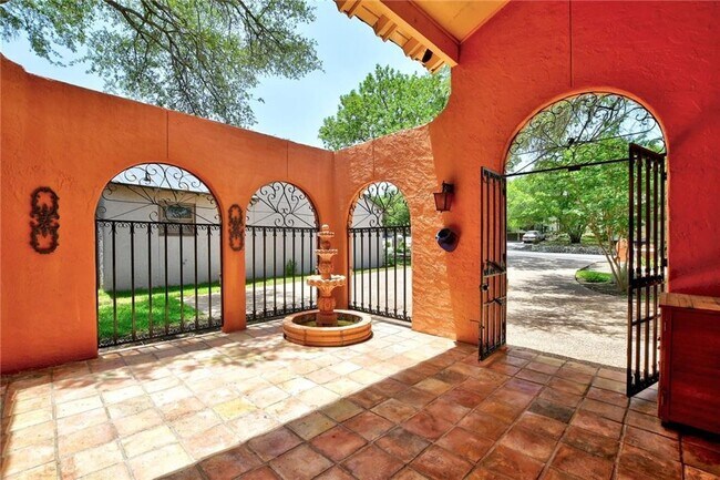 Photo - 108 Acapulco Dr