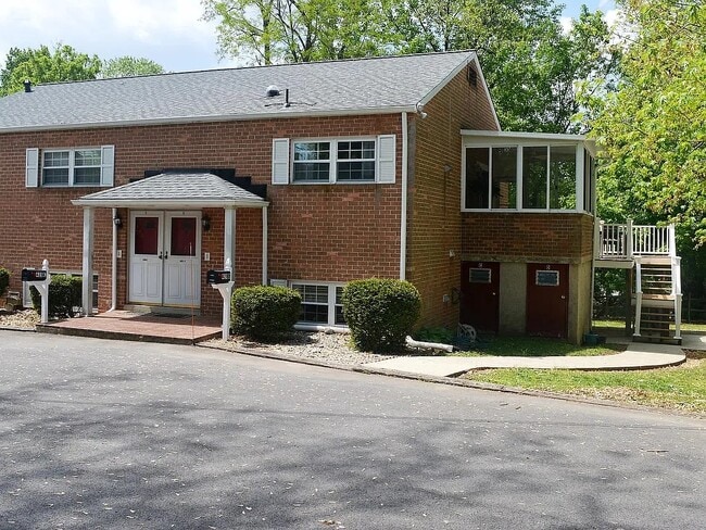 Front of Home - 428 Montemar Ave Unit Apt C