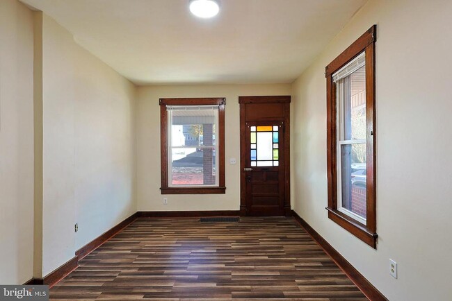 Photo - 113 Grand Ave