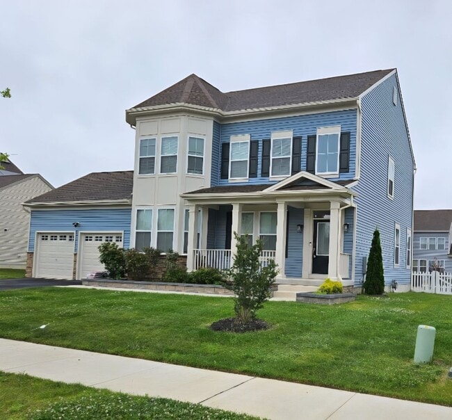 Building Photo - Large Family Home in Middletown, New and Upcoming area