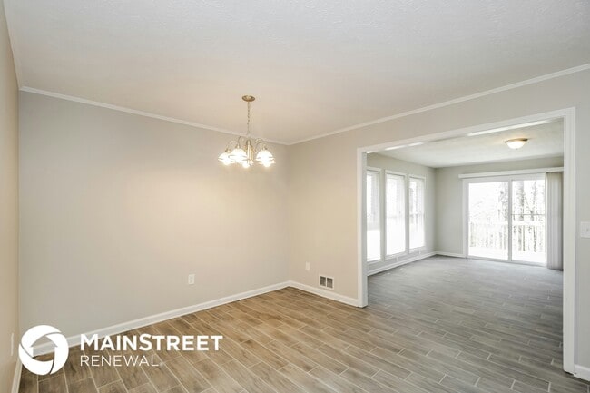 Photo - 33 Skyline Dr SE