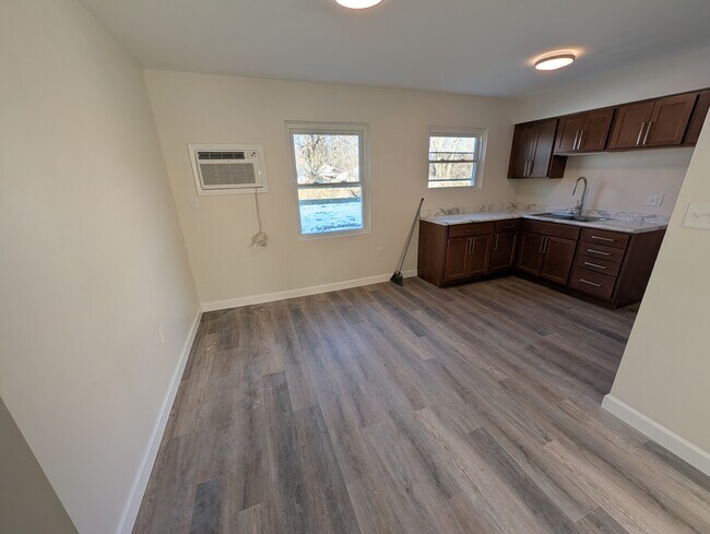 Photo - 1213 N Indiana St Unidad 2