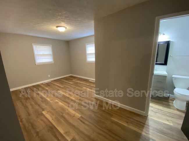 Photo - 1218 E Cambridge St