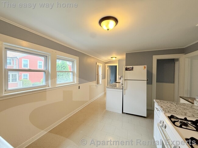 Building Photo - 19 Porter St Unit 2