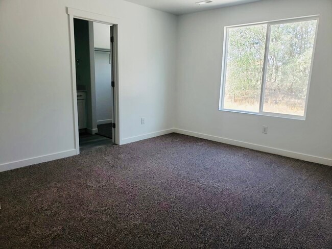 Master bedroom - 848 N Canvasback Dr