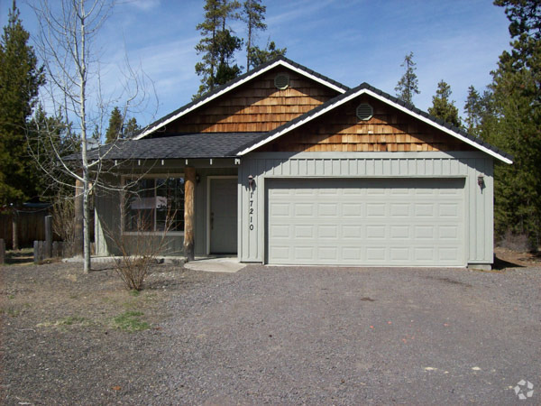 Building Photo - Oregon Water Wonderland- 3 Bedroom 2 Bath ... Rental