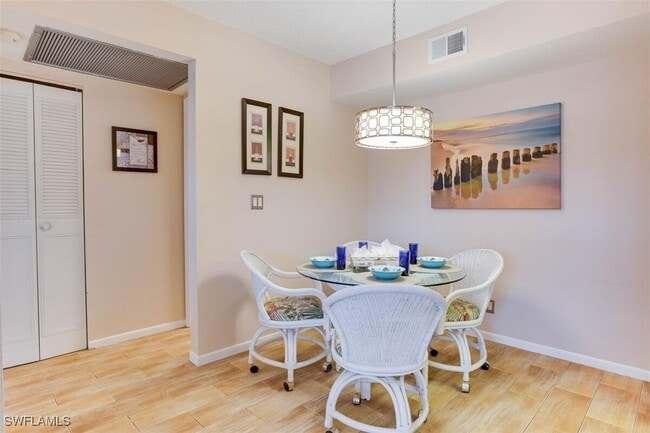 Building Photo - 4345 27th Ct SW Unit 202