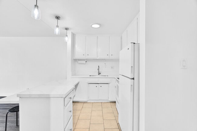 Photo - 320 S Gramercy Pl Unit 302