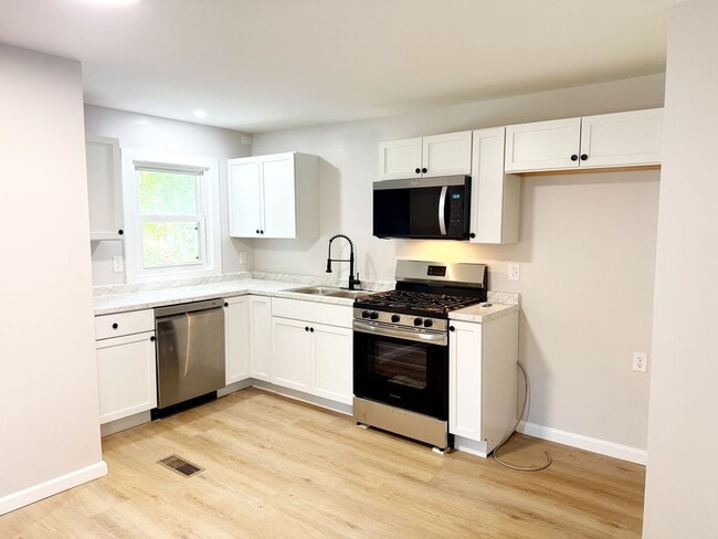 Photo - Move In Ready....4748 Warnock Ave
