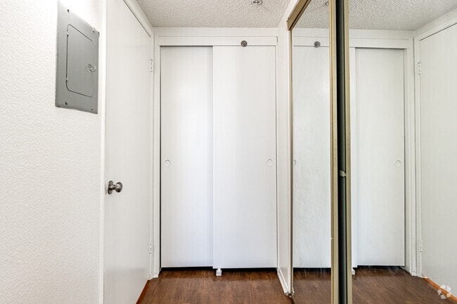 1BR, 1BA - 570SF - Storage