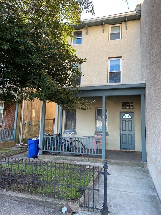 Building Photo - 416 N 31st St Unit 416 House - House