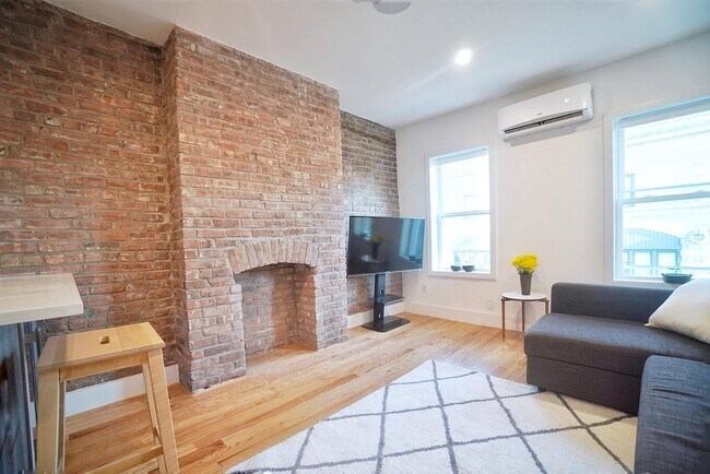 Photo - 246 Bay St Unit 3L