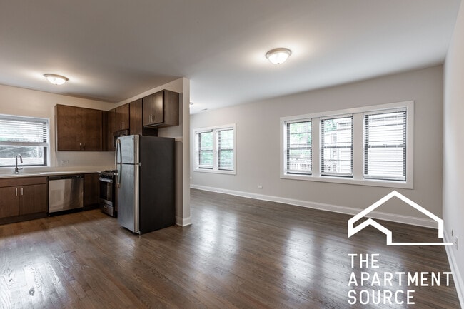 Building Photo - 3409 W Fullerton Ave Unit 2 Rental