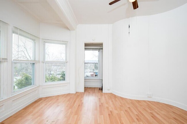 Photo - 236 Saratoga St