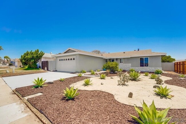 Photo - 1605 Hilltop Dr House
