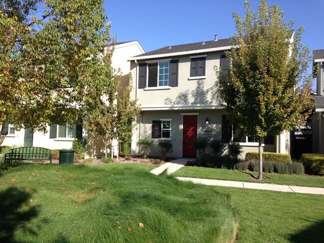 Photo - 5998 Camden Cir