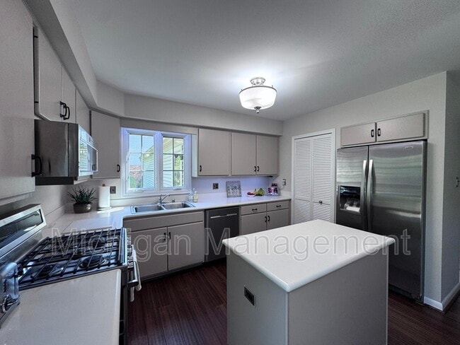 Photo - 42098 Banbury Rd