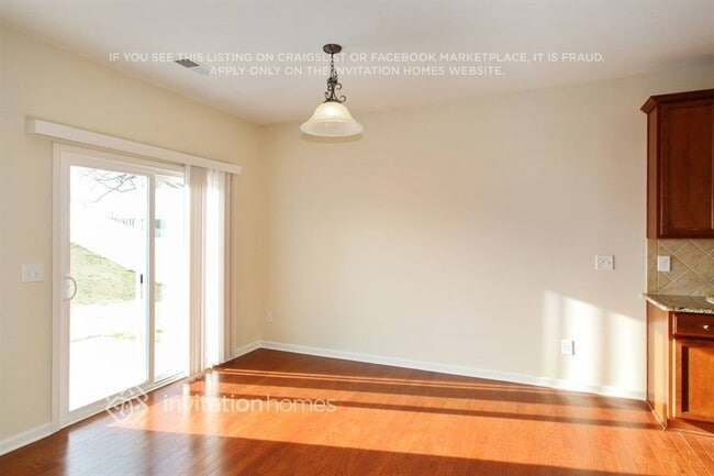 Photo - 140 Glastonbury Dr