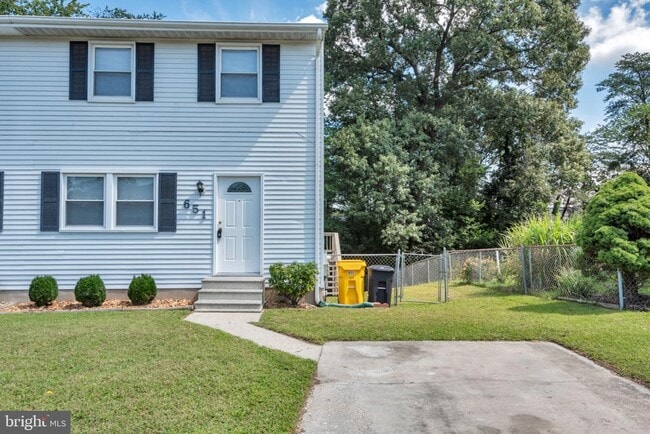 Photo - 651 Westphalia Ct