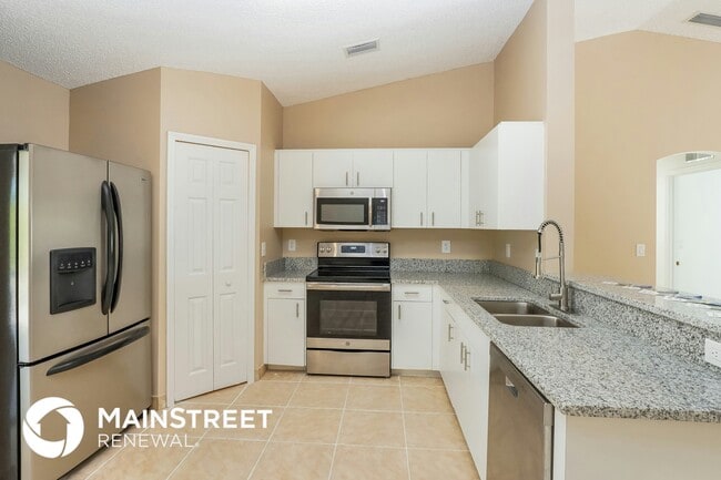 Photo - 502 Whitehall Ave SW