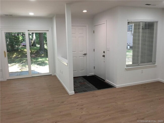 Photo - 3 Woods Hollow Ct Unit 3