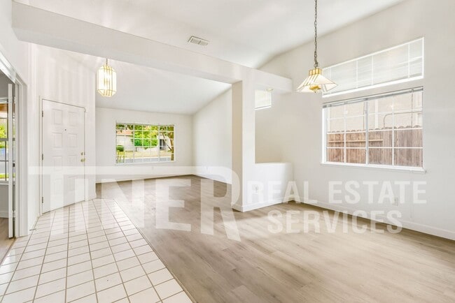 Photo - 8948 Warmsprings St
