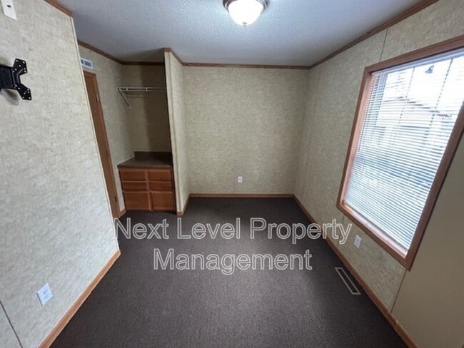 Photo - 111 S Cedar Dr