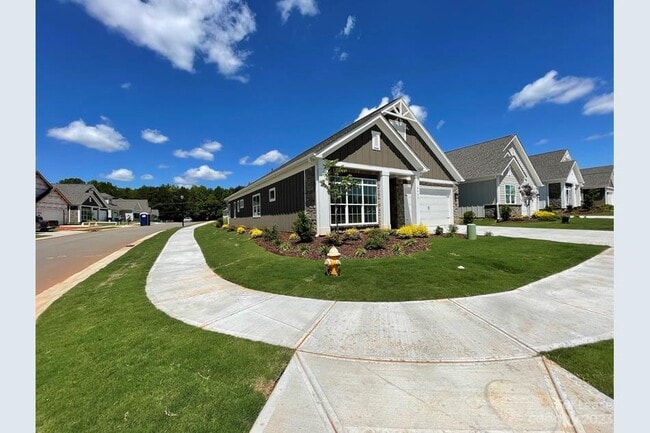 Building Photo - Lot 74