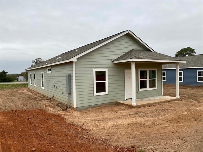 Building Photo - 108 Rosanky Cattle Company Rd Rental