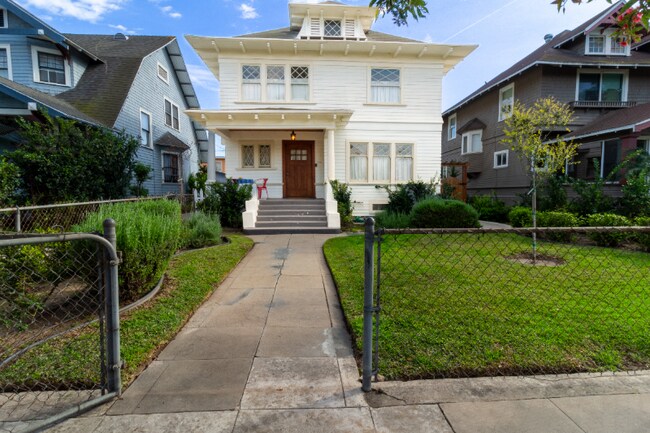 Photo - 1842 W 22nd St