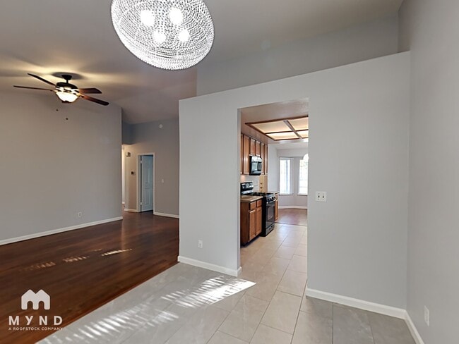 Photo - 1286 Bell Ave