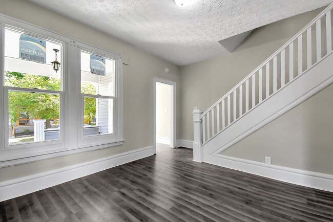 Photo - 1576-1578 Arlington Ave Apartment Unit 1576
