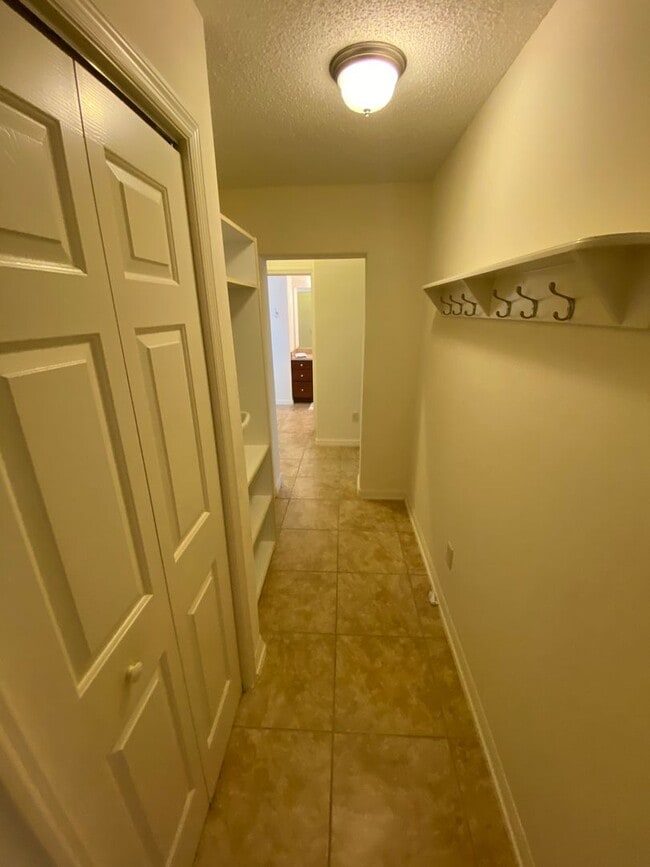 Photo - SEASONAL or ANNUAL LEASE. Large 4 Bed + 4 ...