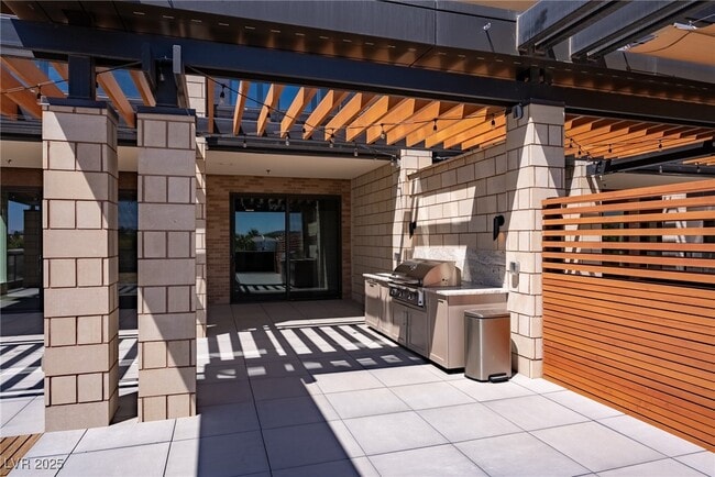 Building Photo - 2460 E Serene Ave Unit 617