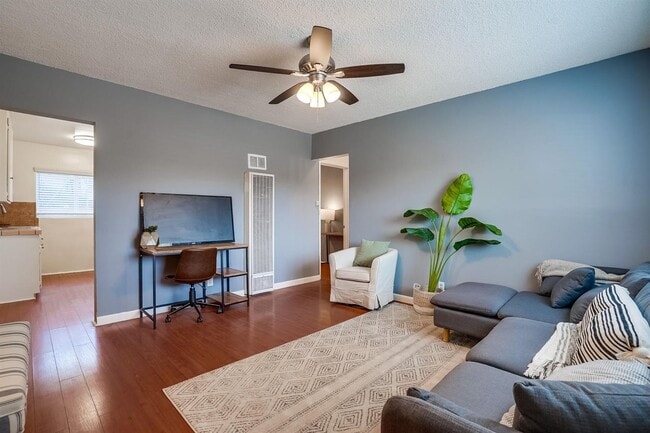 Photo - 625 W 92nd St Unit 05