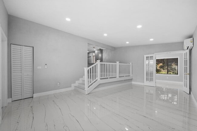 Photo - 1300 NW 90th St