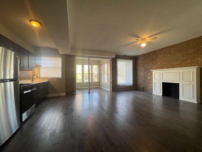 Building Photo - 5721 S Prairie Ave Rental