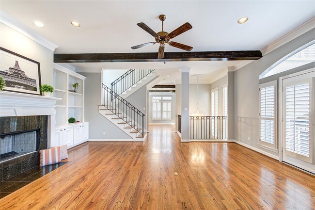 Building Photo - 3307 W Lamar St Unit C