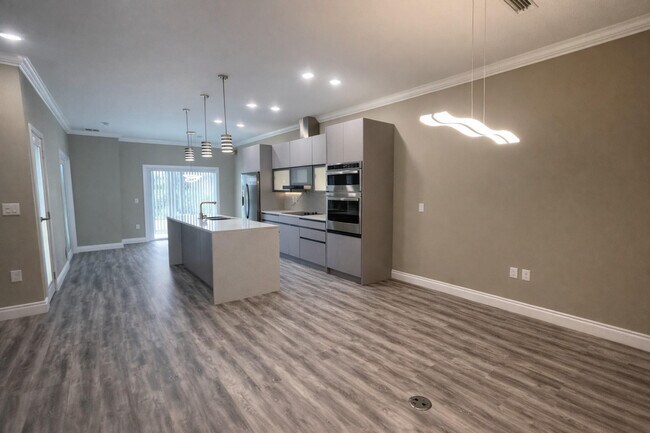 Photo - 2033 Greenbriar Ter