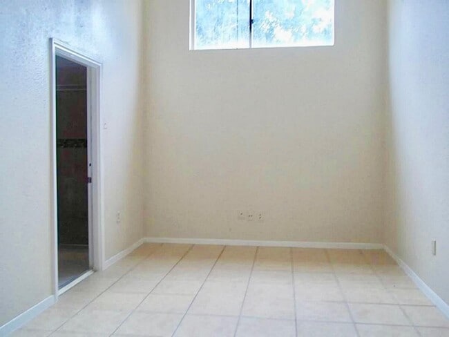 Photo - 7419 Winkleman Rd