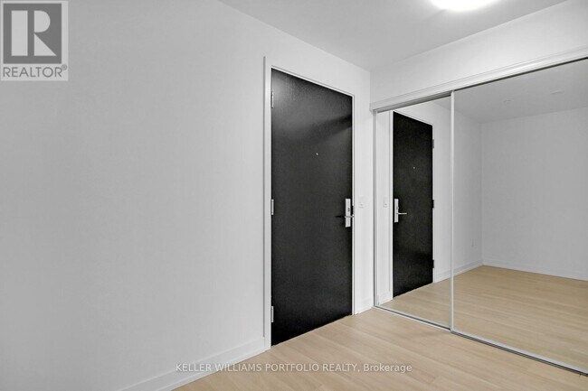 Photo - 158 Front St E Unité 914