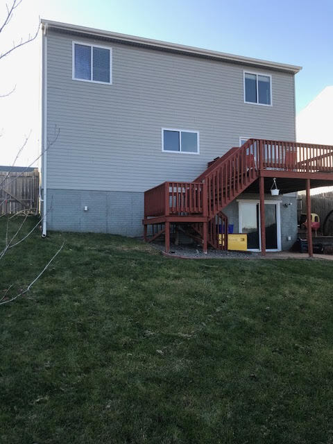 Great fenced back yard. - 6965 N 88th St (Omaha, NE)