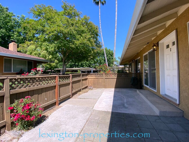 Photo - 5011 Bremner Way Unit 2