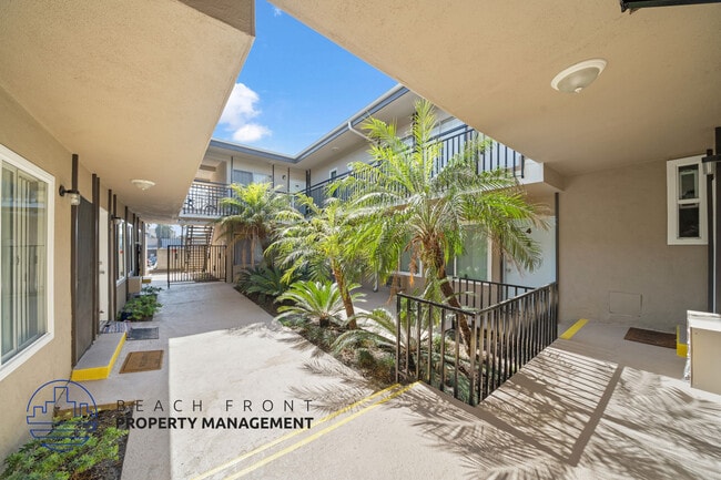 Photo - 1105 N. Flower St.