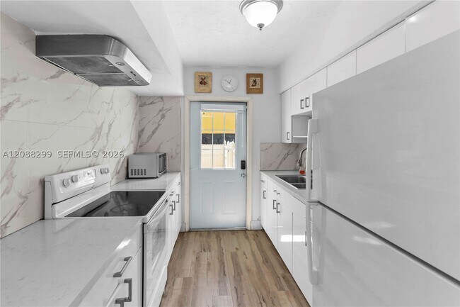 Photo - 2530 SW 27th St Unit 2530